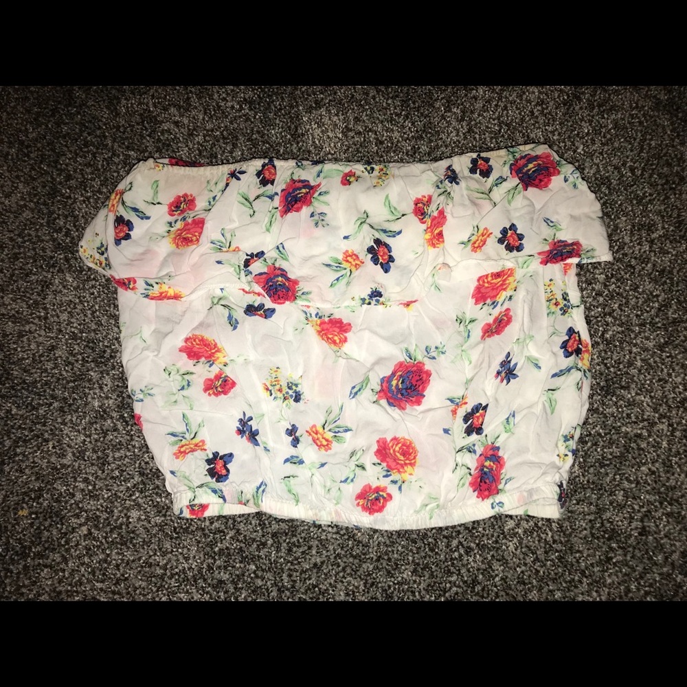 🌺 Floral Strapless Crop Top from Pac Sun